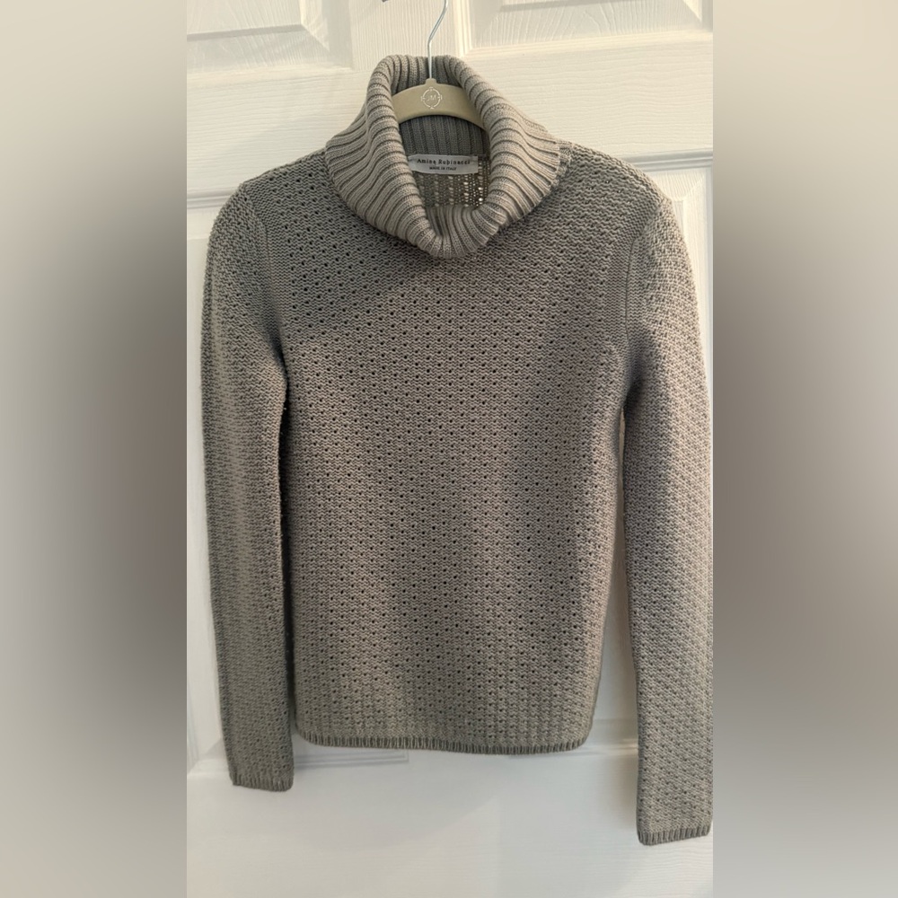 Cozy Gray Turtleneck Sweater - Women